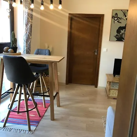 Apartman Dum Pod Radnici Studia